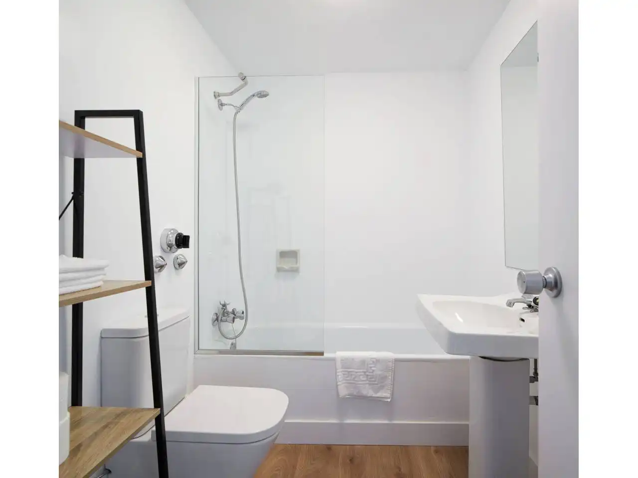 Bany de Casa o xalet en venda en Hondarribia amb Calefacció, Jardí privat i Terrassa