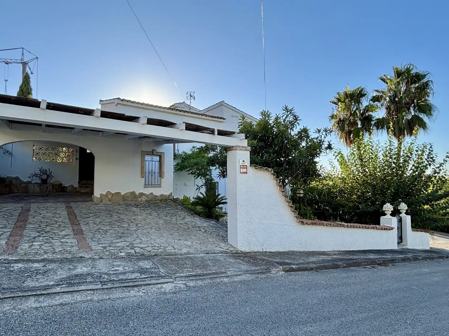 Vista exterior de Casa o xalet en venda en Cap Martí - El Tossalet - Pinomar