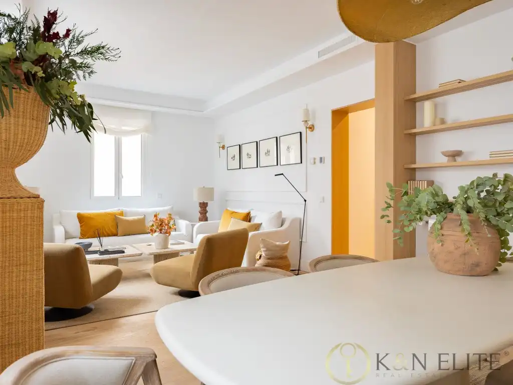 Flat with terrace for sale in Calle Castello, imagen 2