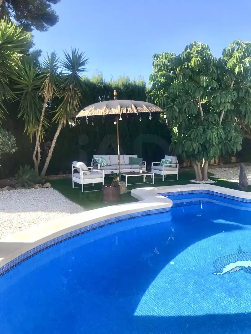 Xalet amb piscina en venda a Urbanizaciones, imagen 4