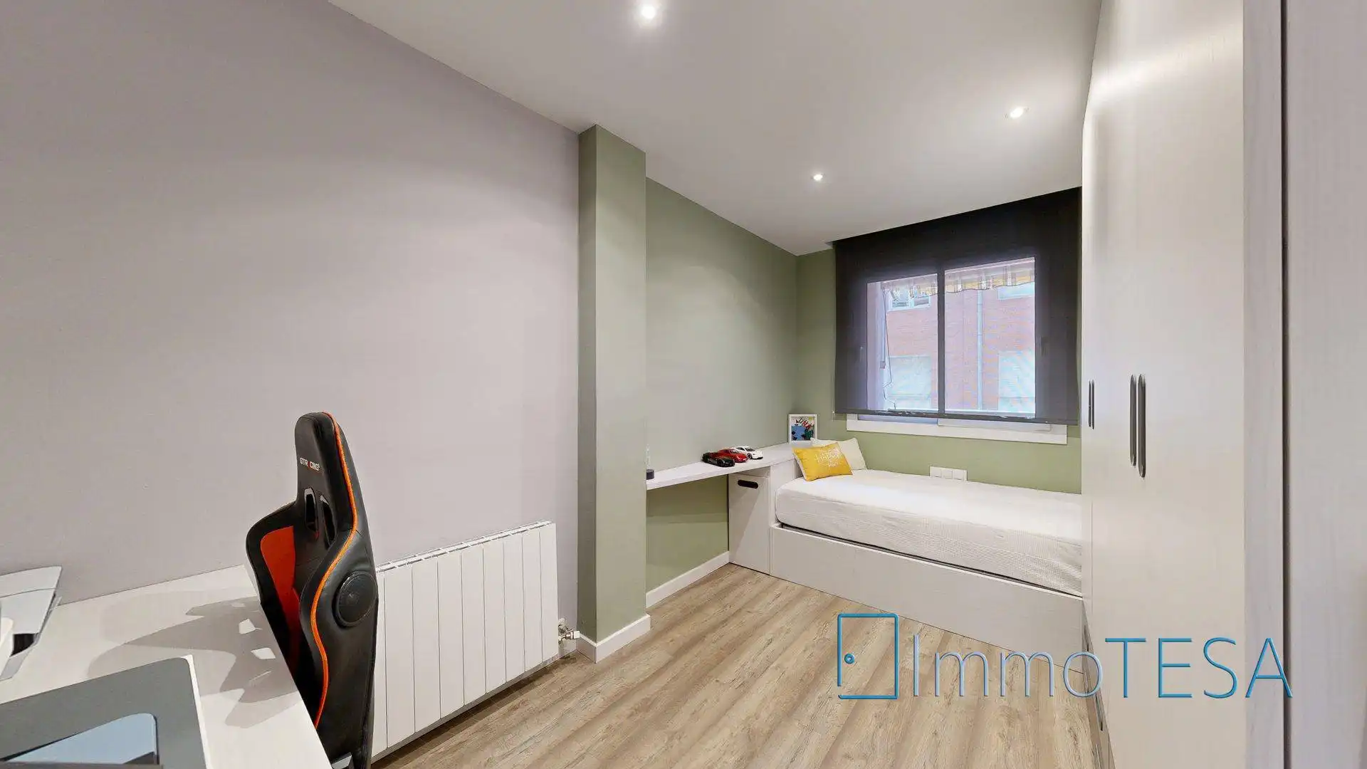Bedroom of Flat for sale in Sabadell  with Air Conditioner, Heating and Parquet flooring