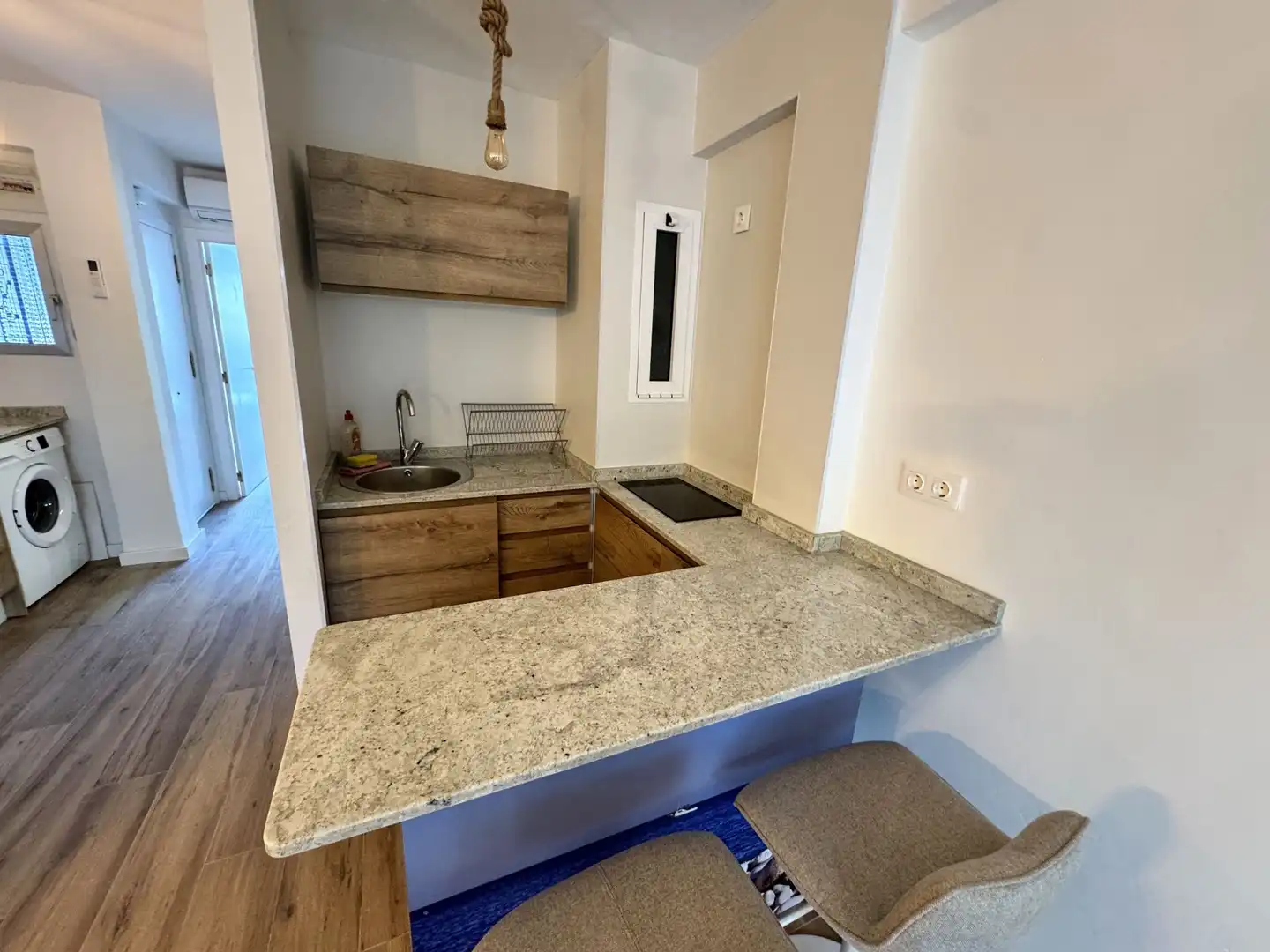 Cuina de Apartament de lloguer en Benidorm amb Aire condicionat, Calefacció i Terrassa