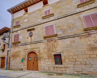 Vista exterior de Casa adosada en venda en Mañeru amb Aire condicionat, Calefacció i Jardí privat