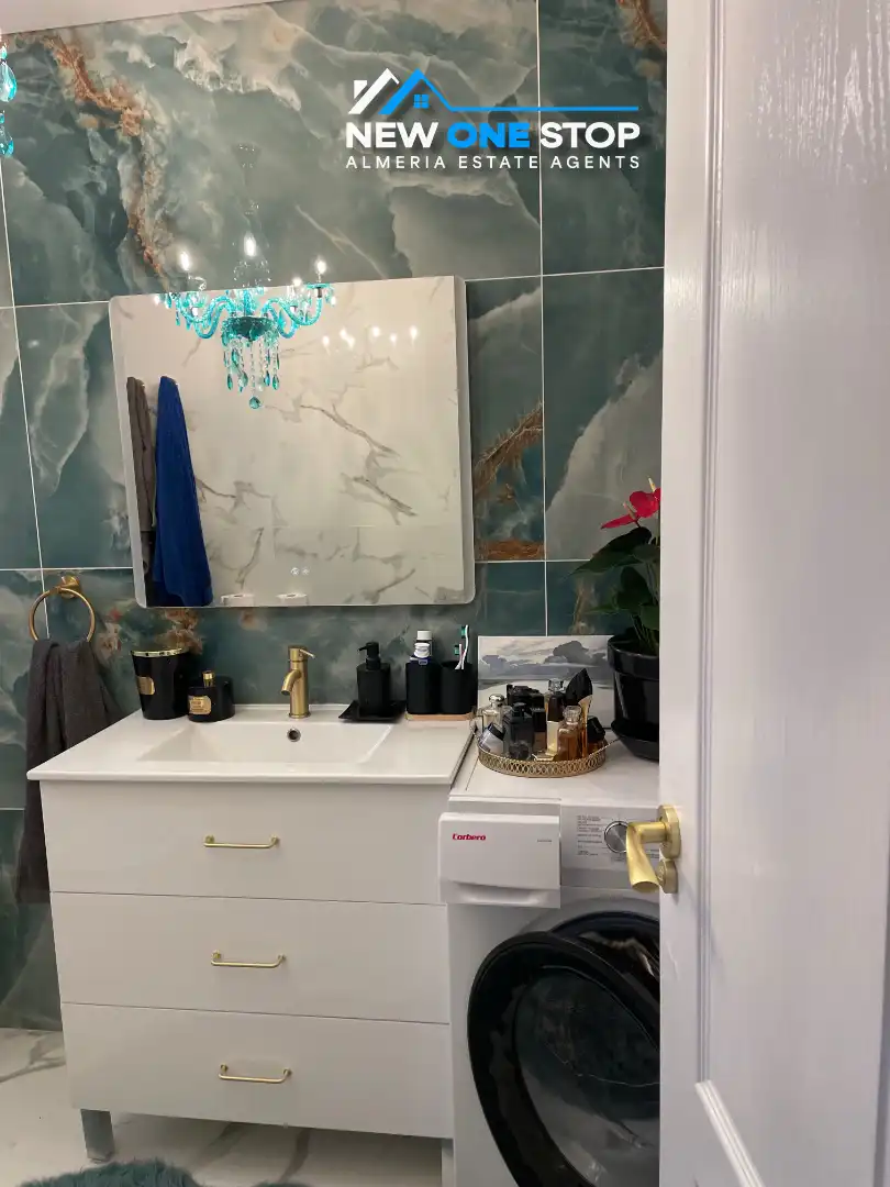 Bany de Apartament en venda en Mojácar amb Aire condicionat, Calefacció i Jardí privat