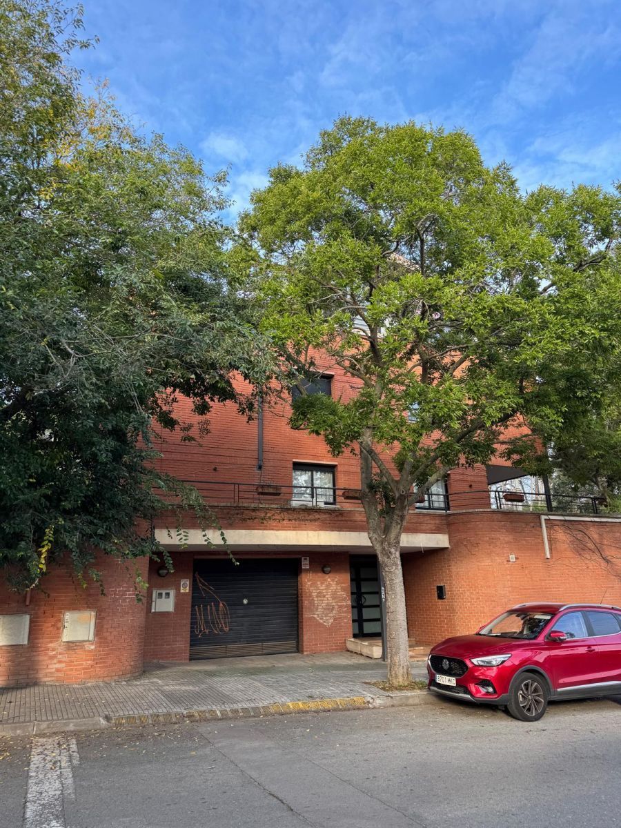 Exterior view of House or chalet for sale in Sant Cugat del Vallès  with Heating and Swimming Pool
