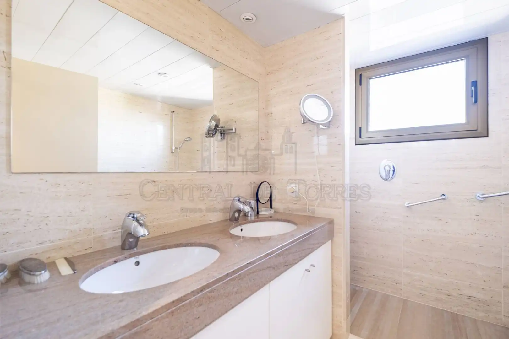 Bathroom of Attic for sale in Sant Cugat del Vallès  with Air Conditioner, Heating and Terrace