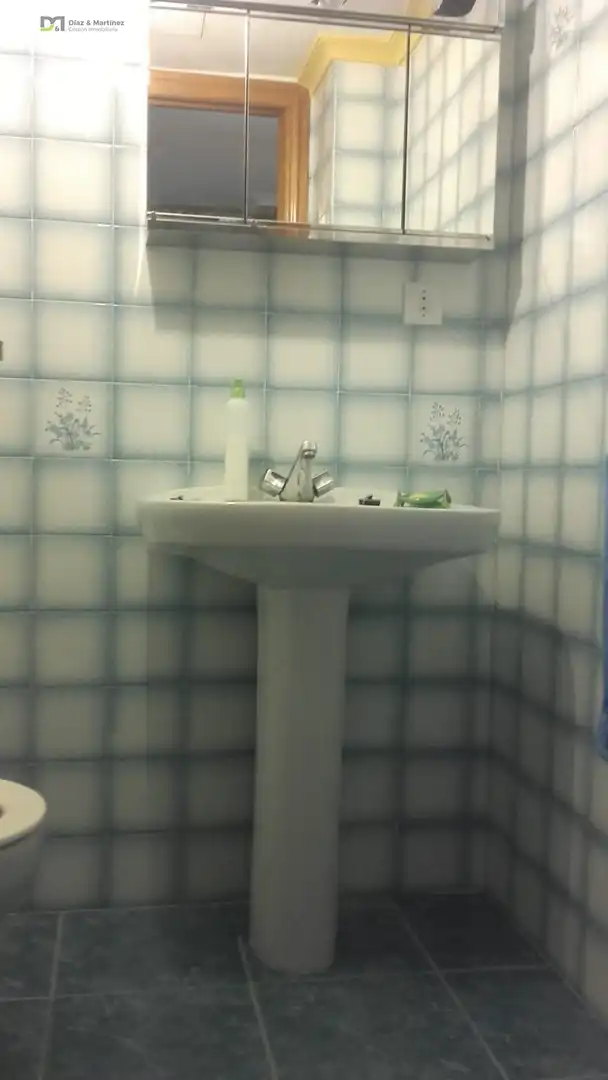 Baño de Piso en venta en La Bañeza  con Calefacción y Terraza