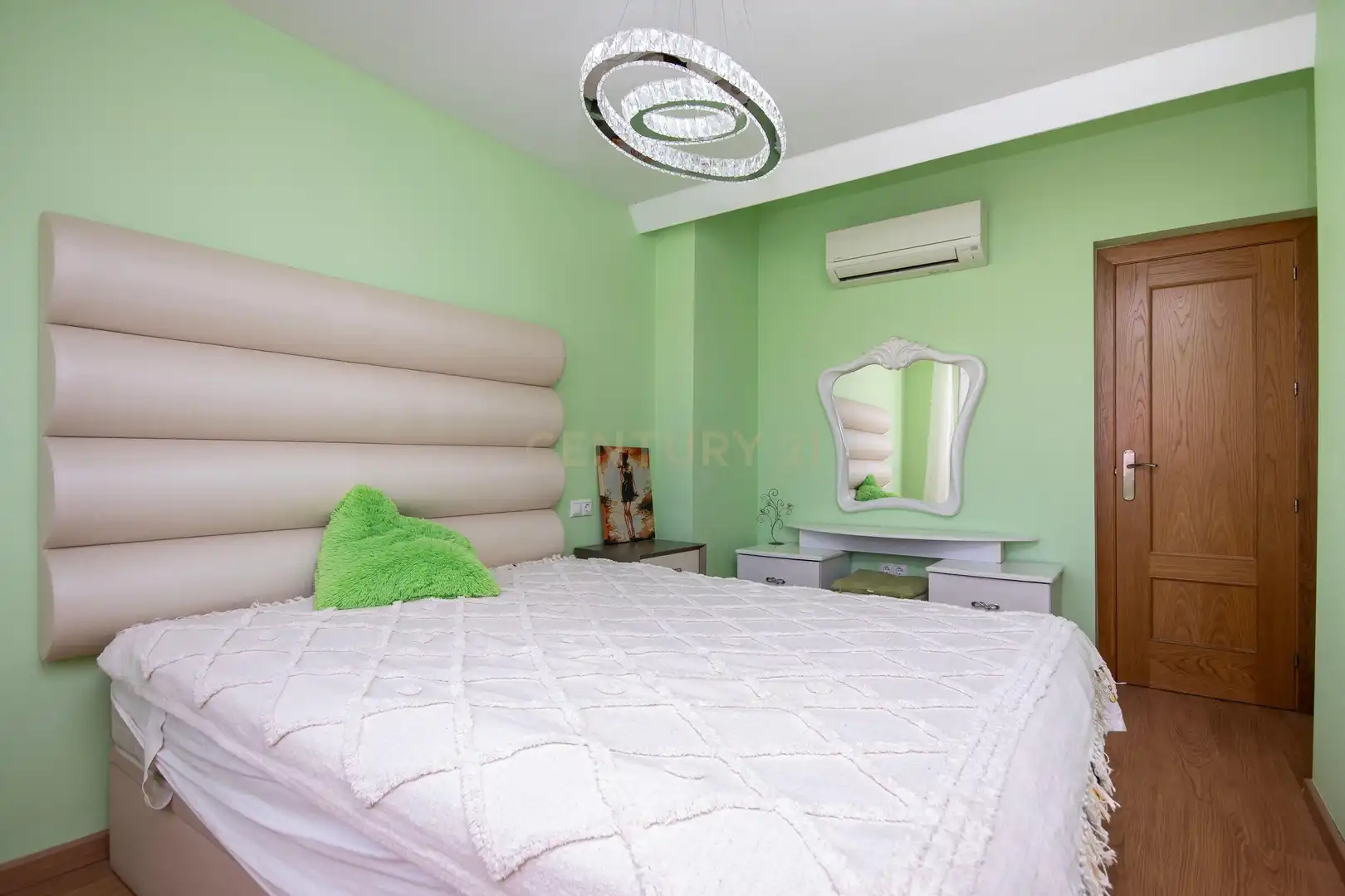 Habitación de Casa adosada en venta en Alicante / Alacant con Aire acondicionado, Balcón y Piscina comunitaria