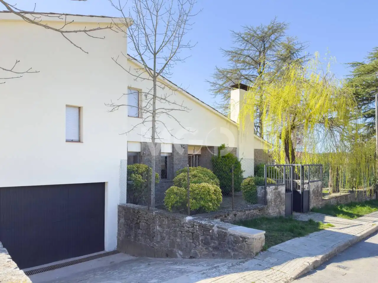 Vista exterior de Casa o xalet en venda en Sant Boi de Lluçanès amb Jardí privat