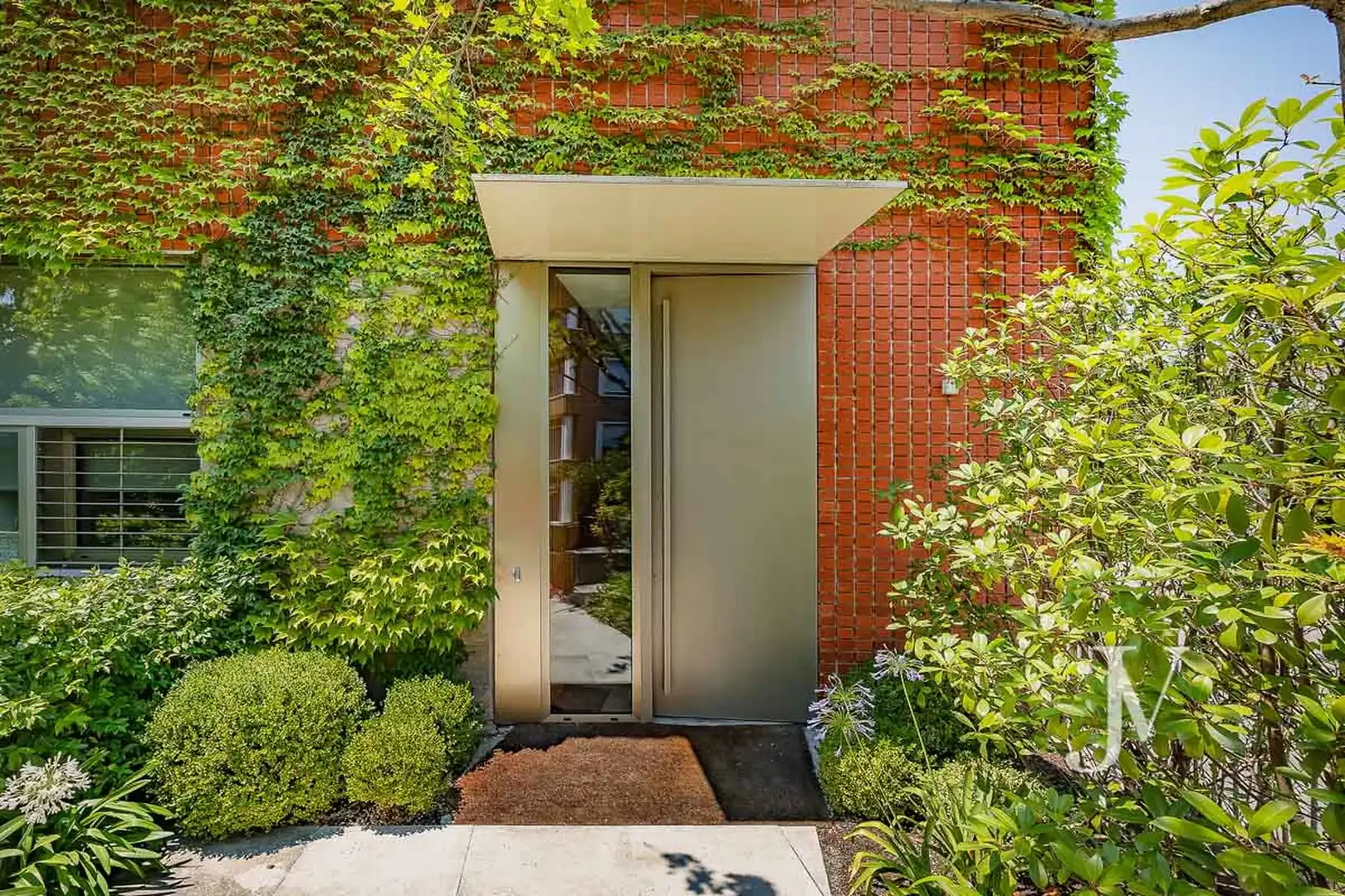 Vista exterior de Casa o chalet en venta en Madrid con Aire acondicionado, Calefacción y Jardín privado