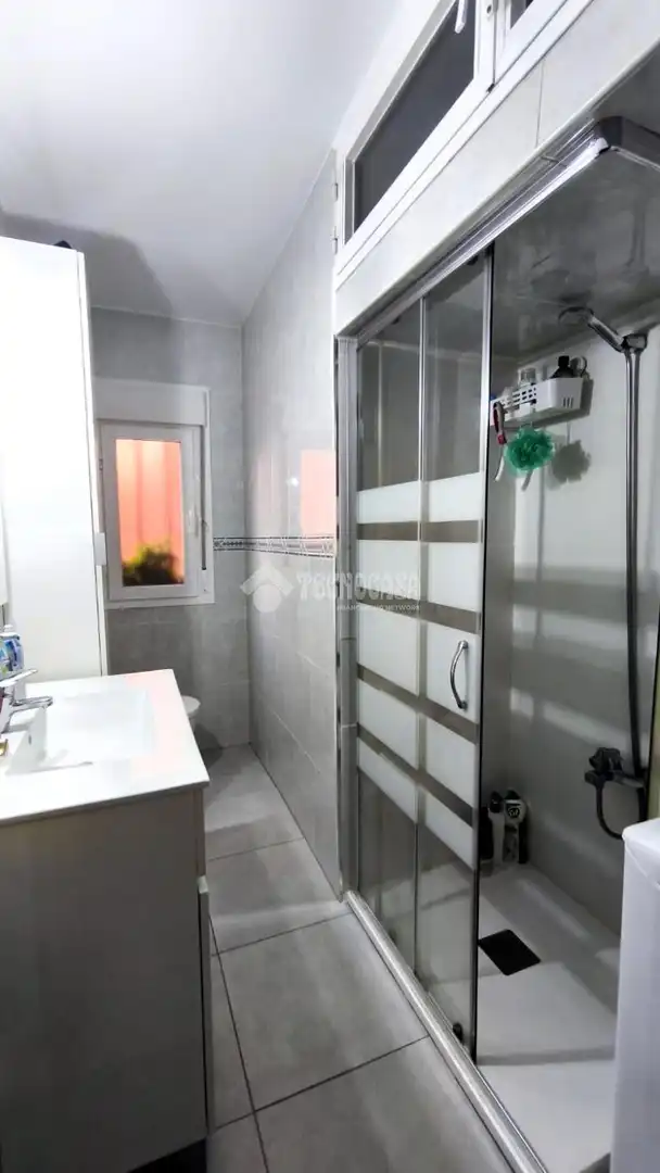 Badezimmer von Wohnung zum Verkauf in Madrid mit Heizung