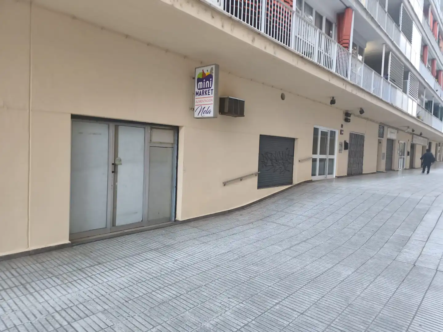 Local comercial en venta en dels Comtes d'Urgell 39, imagen 2