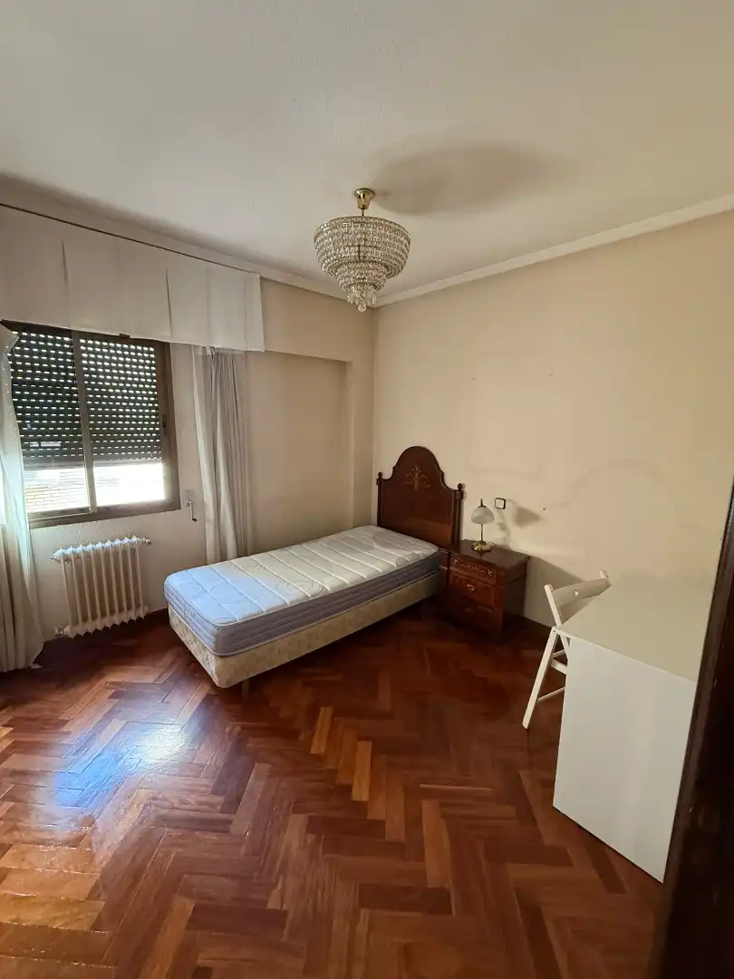 Schlafzimmer von Wohnung zur Miete in Madrid mit Heizung, Terrasse und Möbliert
