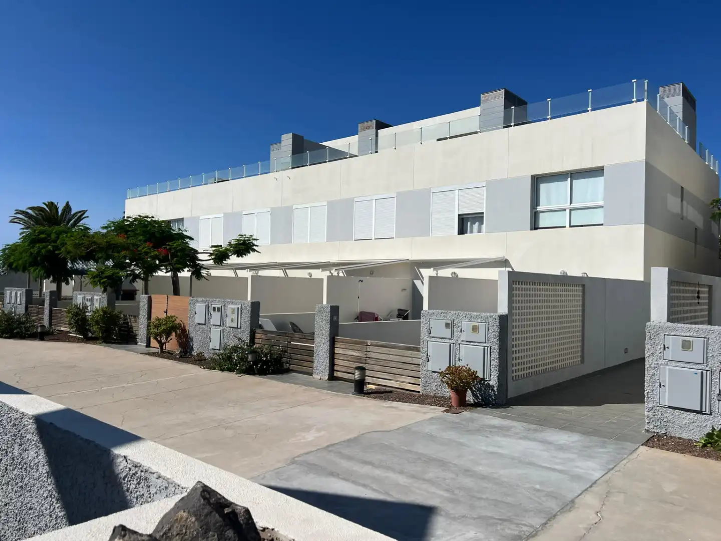 Vista exterior de Casa adosada en venta en Agaete con Jardín privado, Terraza y Amueblado