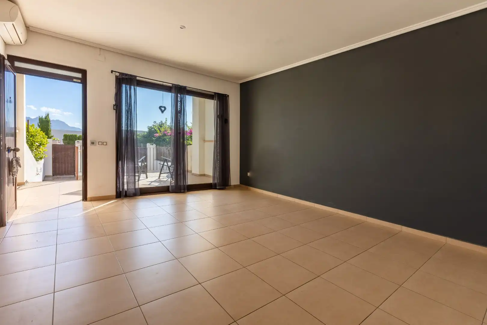 Terraced house with pool for sale in Carrer Rei Jaume I 10, imagen 4