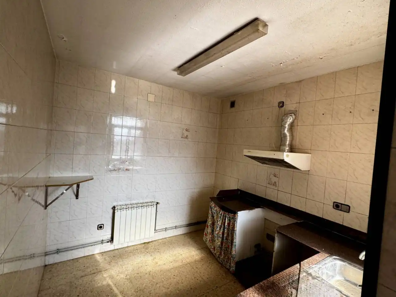 Cuina de Pis en venda en Rubí amb Calefacció, Terrassa i Balcó