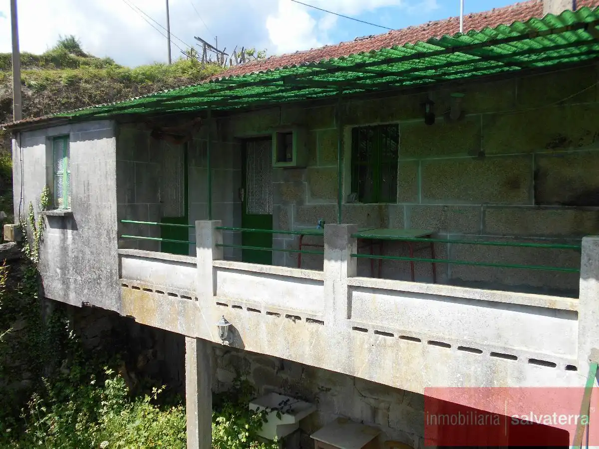 Vista exterior de Casa o xalet en venda en Covelo amb Terrassa