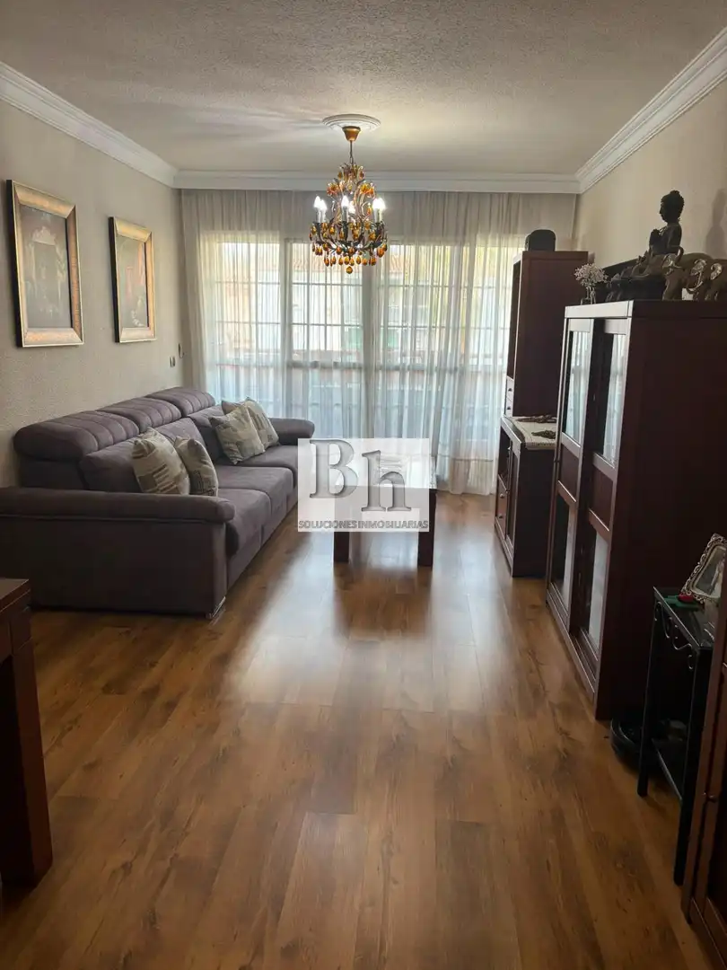 Wohnzimmer von Wohnung zum Verkauf in Málaga mit Klimaanlage, Privatgarten und Parkett