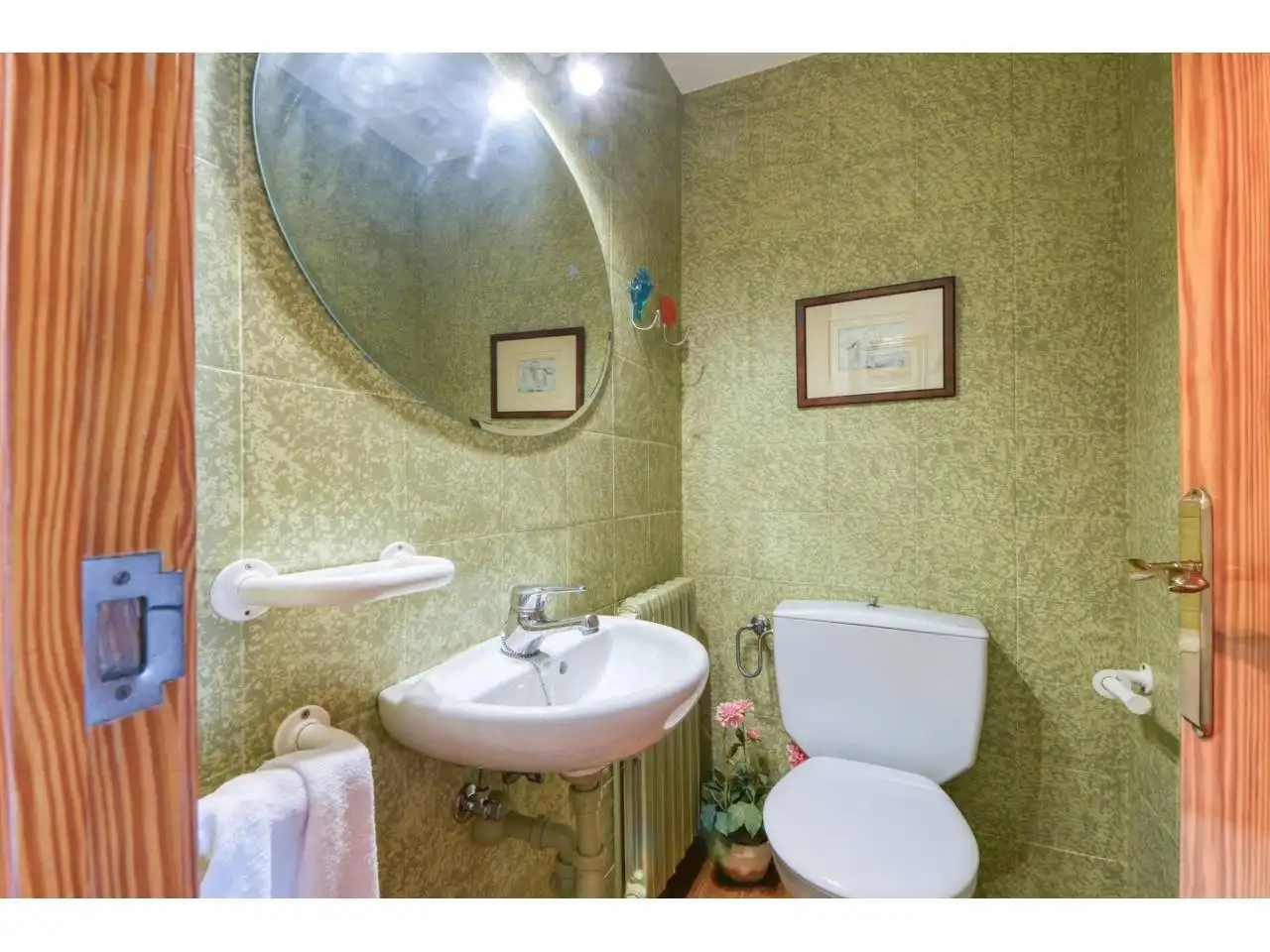 Baño de Casa o chalet en venta en La Vall d'en Bas con Calefacción, Jardín privado y Parquet