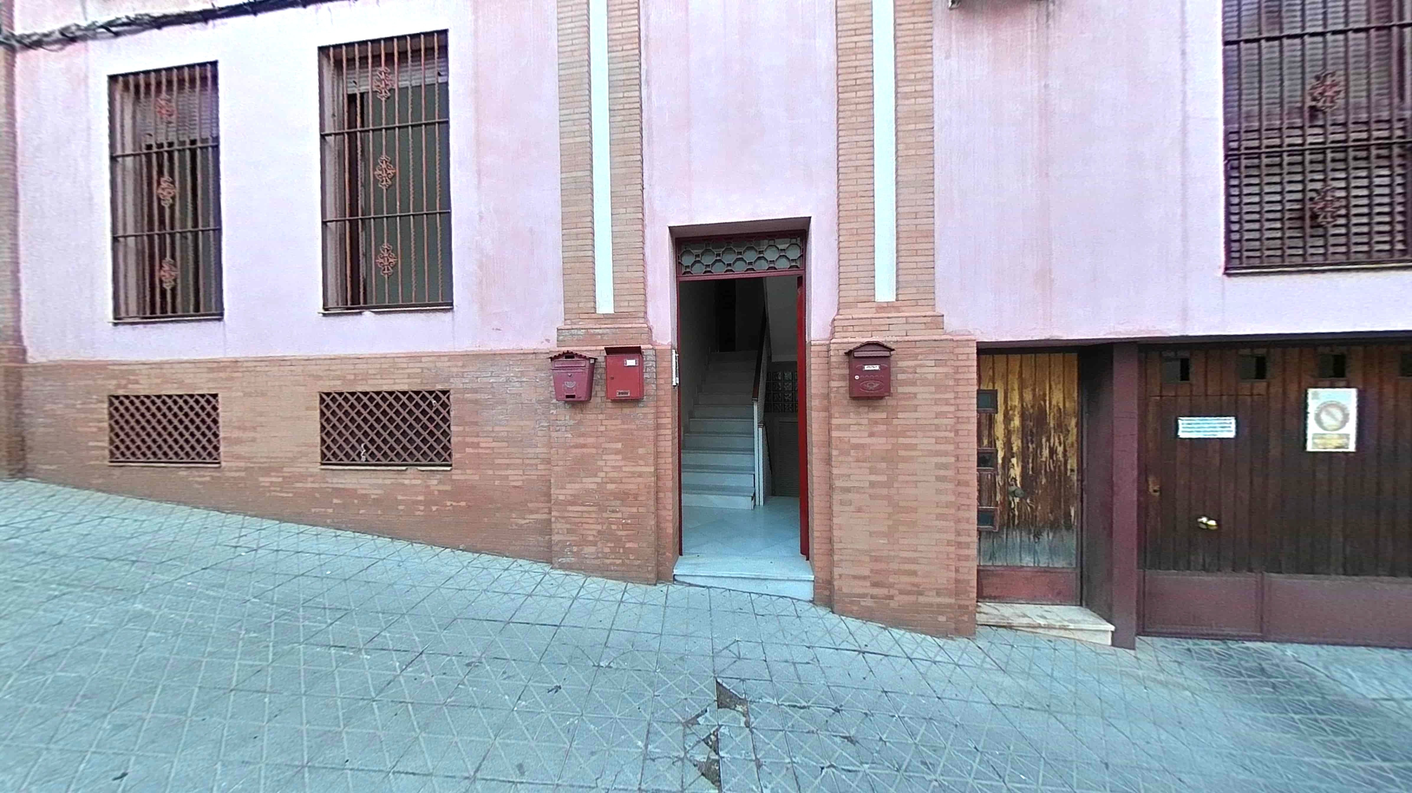 Vista exterior de Local en venda en Mairena del Alcor