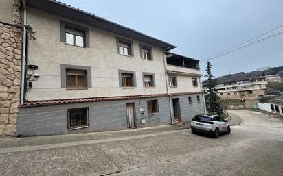 Vista exterior de Casa adosada en venda en Lerín amb Calefacció, Terrassa i Moblat