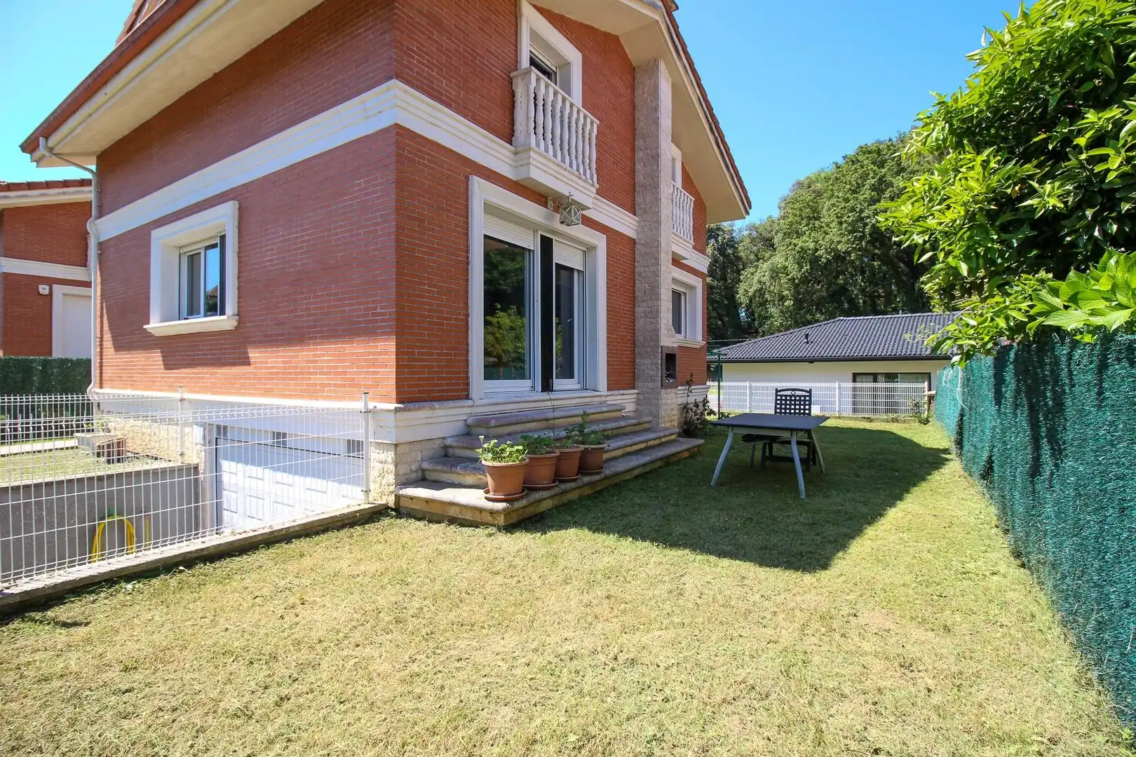 Vista exterior de Casa o chalet en venta en Guriezo con Calefacción, Jardín privado y Parquet