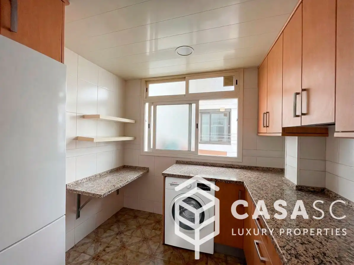 Cocina de Piso en venta en Cerdanyola del Vallès con Calefacción y Balcón
