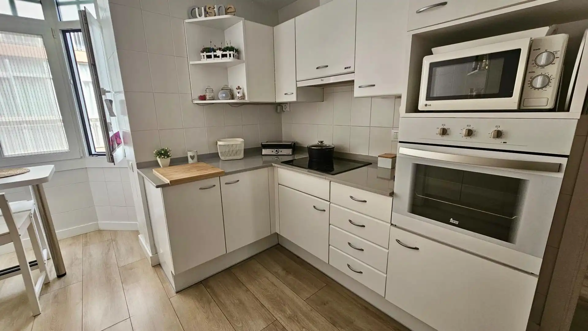 Cocina de Casa o chalet en venta en Calella con Aire acondicionado, Calefacción y Jardín privado