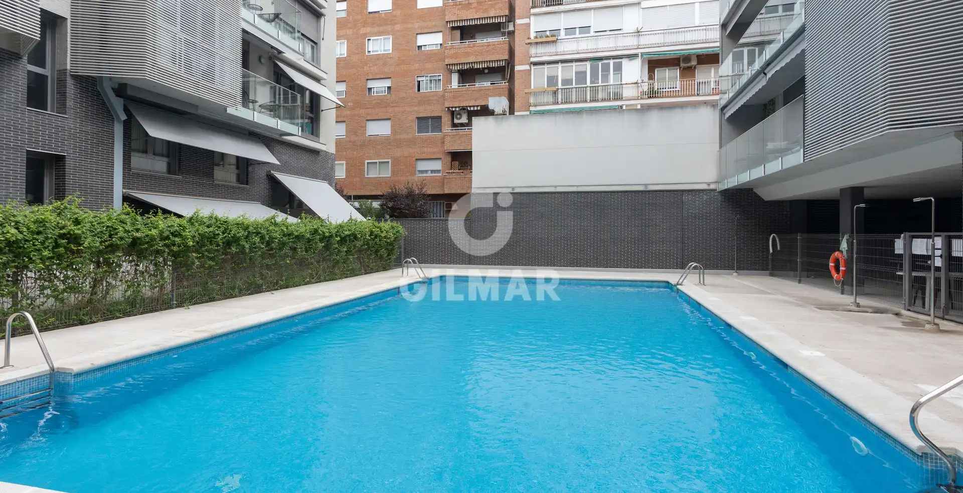 Swimming pool of Office for sale in Madrid  with Heating