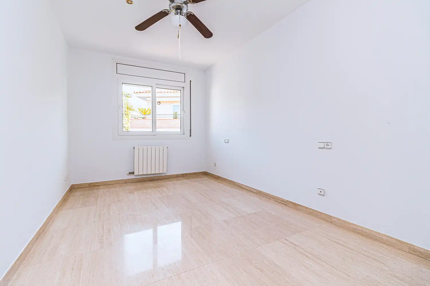 Dormitori de Casa adosada en venda en Sant Pol de Mar amb Calefacció, Jardí privat i Terrassa