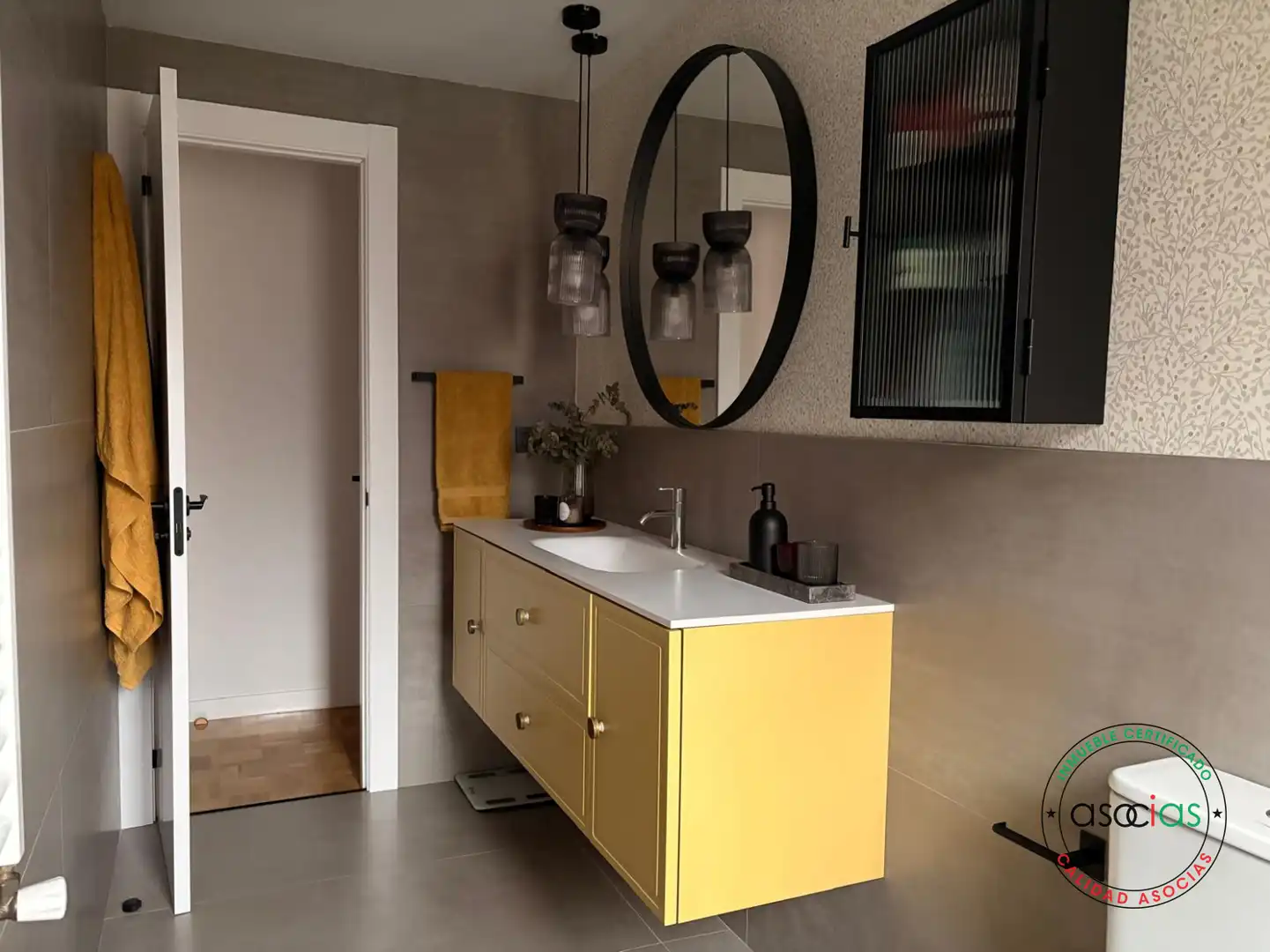 Bany de Àtic en venda en Gijón  amb Calefacció, Parquet i Terrassa