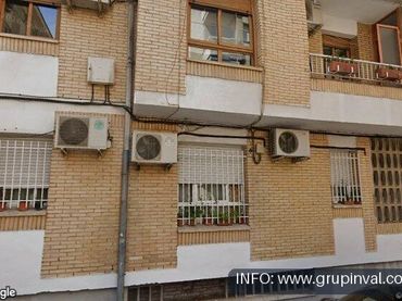Local comercial en venda a Calle Porcuna 3