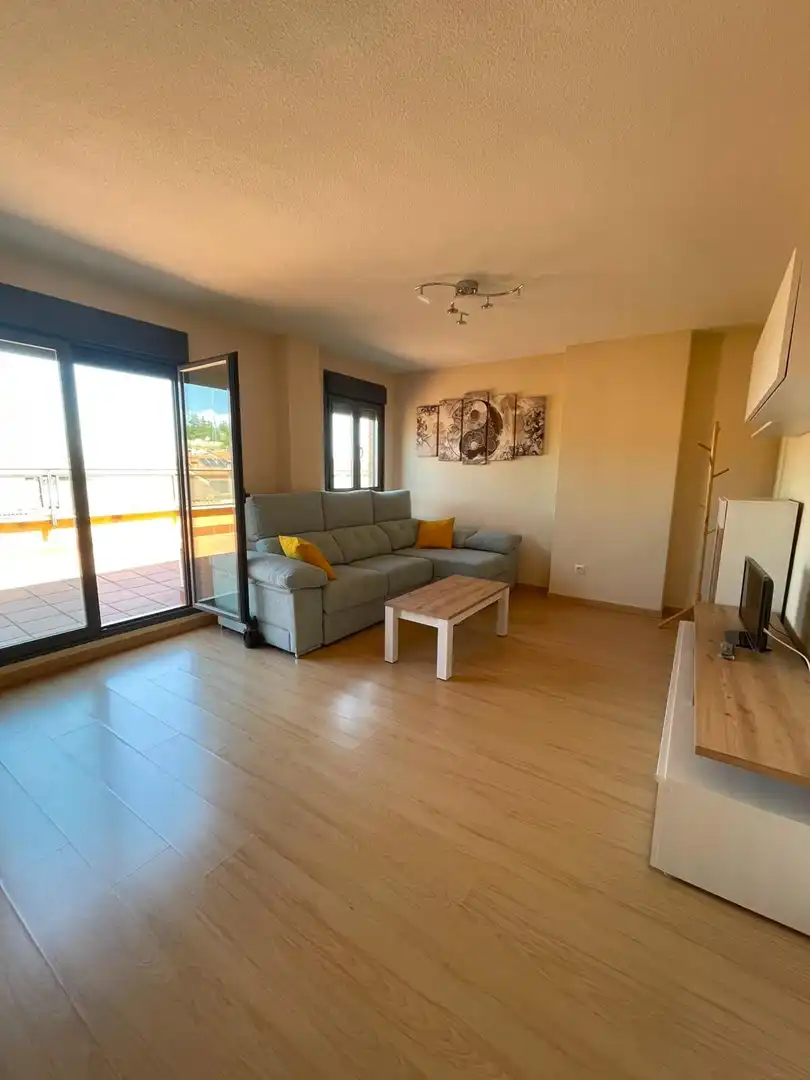 Wohnzimmer von Dachboden zur Miete in El Molar (Madrid) mit Heizung, Terrasse und Balkon