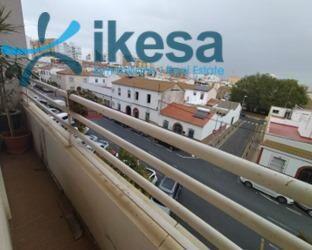 Vista exterior de Pis en venda en  Huelva Capital amb Balcó