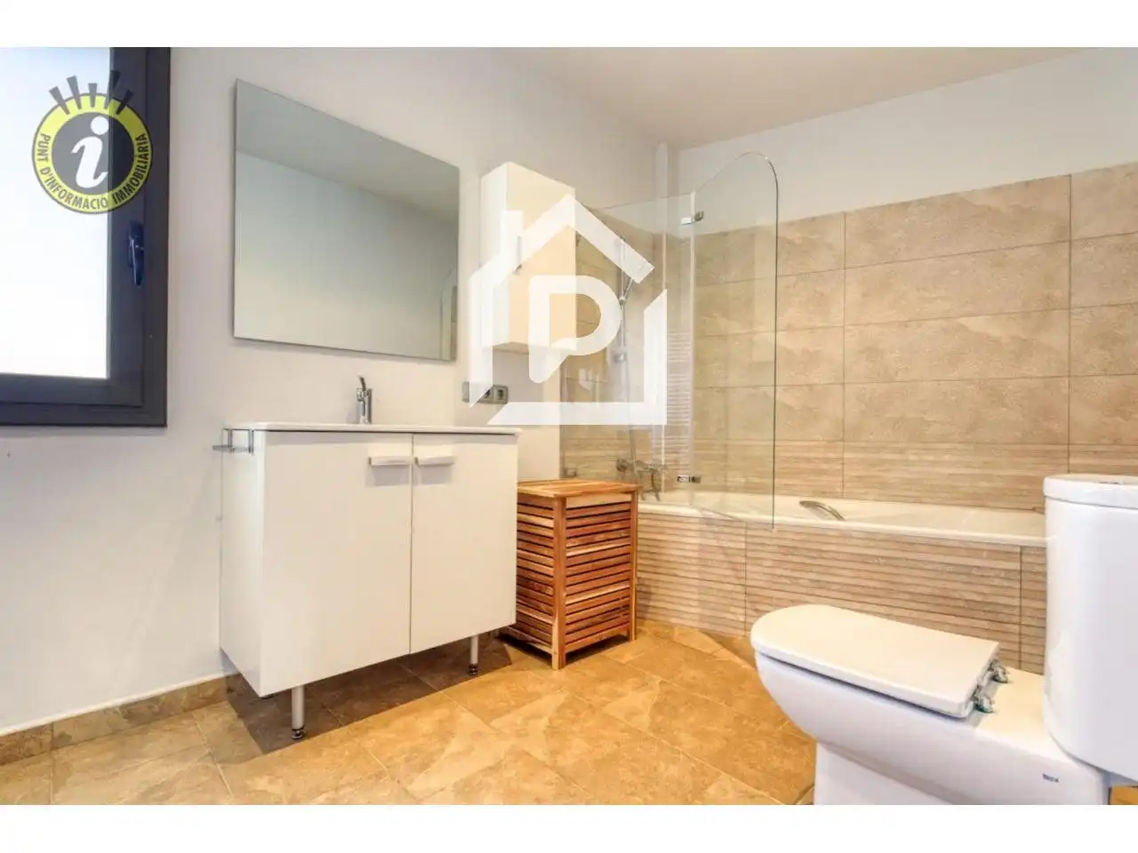 Baño de Casa o chalet en venta en Santa Llogaia d'Àlguema con Aire acondicionado, Calefacción y Terraza