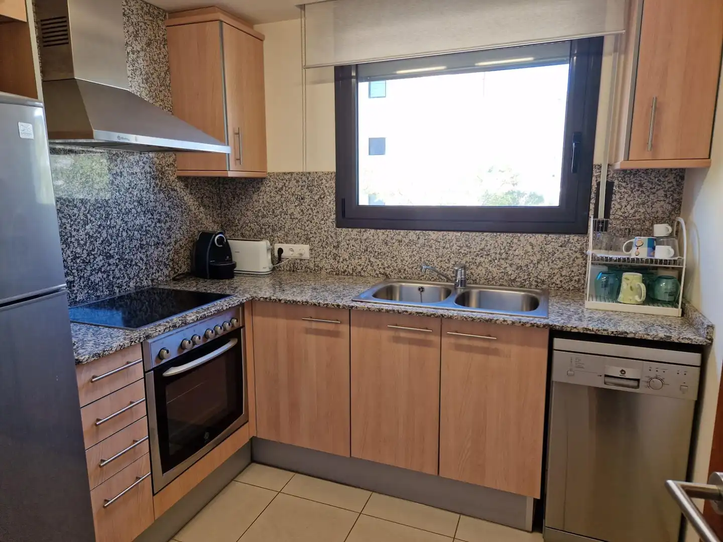 Cuina de Apartament en venda en Roses amb Aire condicionat, Calefacció i Terrassa