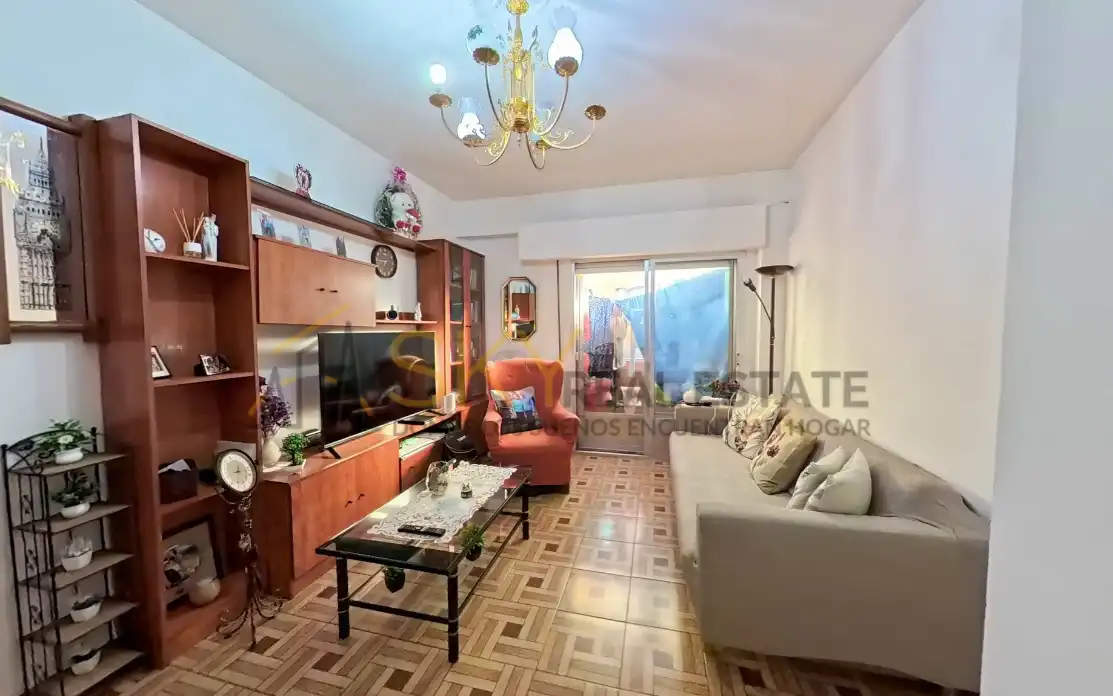 Living room of Flat for sale in  Madrid Capital  with Furnished