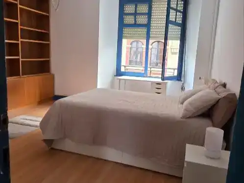Schlafzimmer von Wohnung zur Miete in Oviedo 