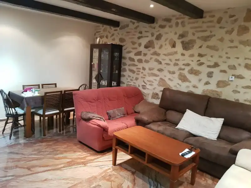 Sala d'estar de Casa o xalet en venda en Tejeda de Tiétar amb Aire condicionat, Calefacció i Jardí privat