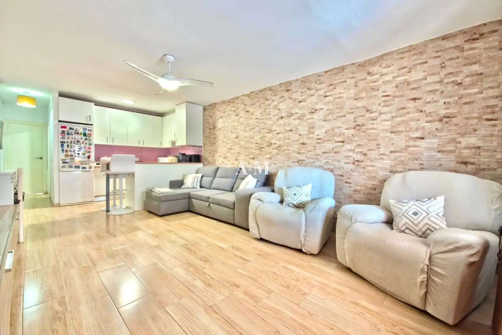 Ground floor for rent in La Regia