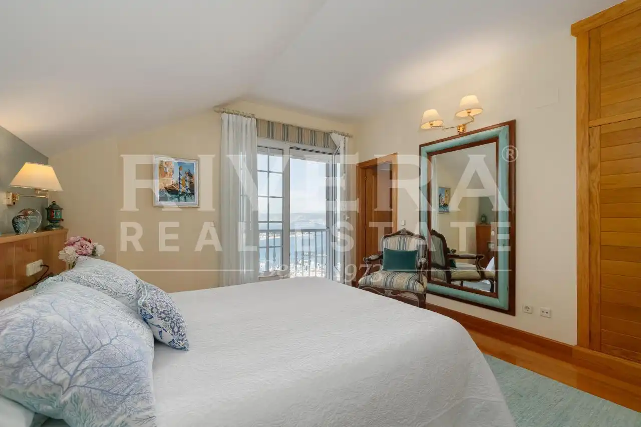 Habitación de Casa o chalet en venta en Cangas  con Calefacción, Jardín privado y Amueblado