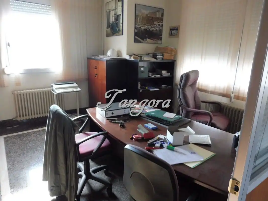 Nave industrial en venta en Derio