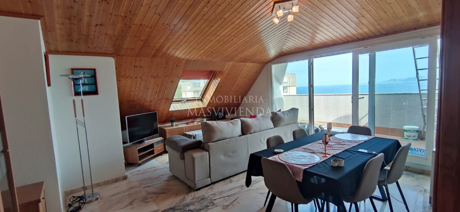 Sala d'estar de Àtic de lloguer en Baiona