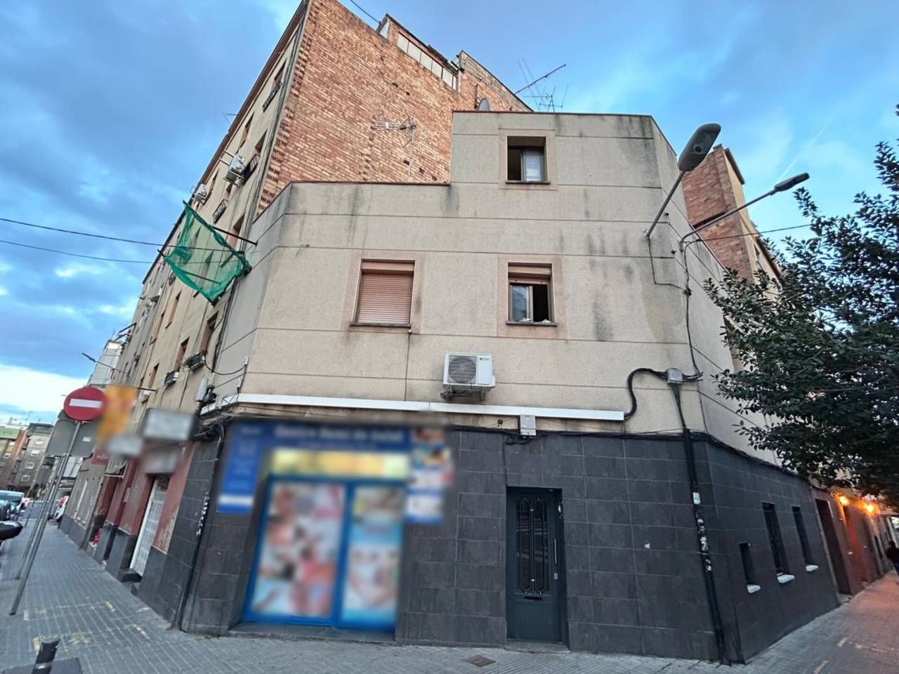 Exterior view of Building for sale in L'Hospitalet de Llobregat