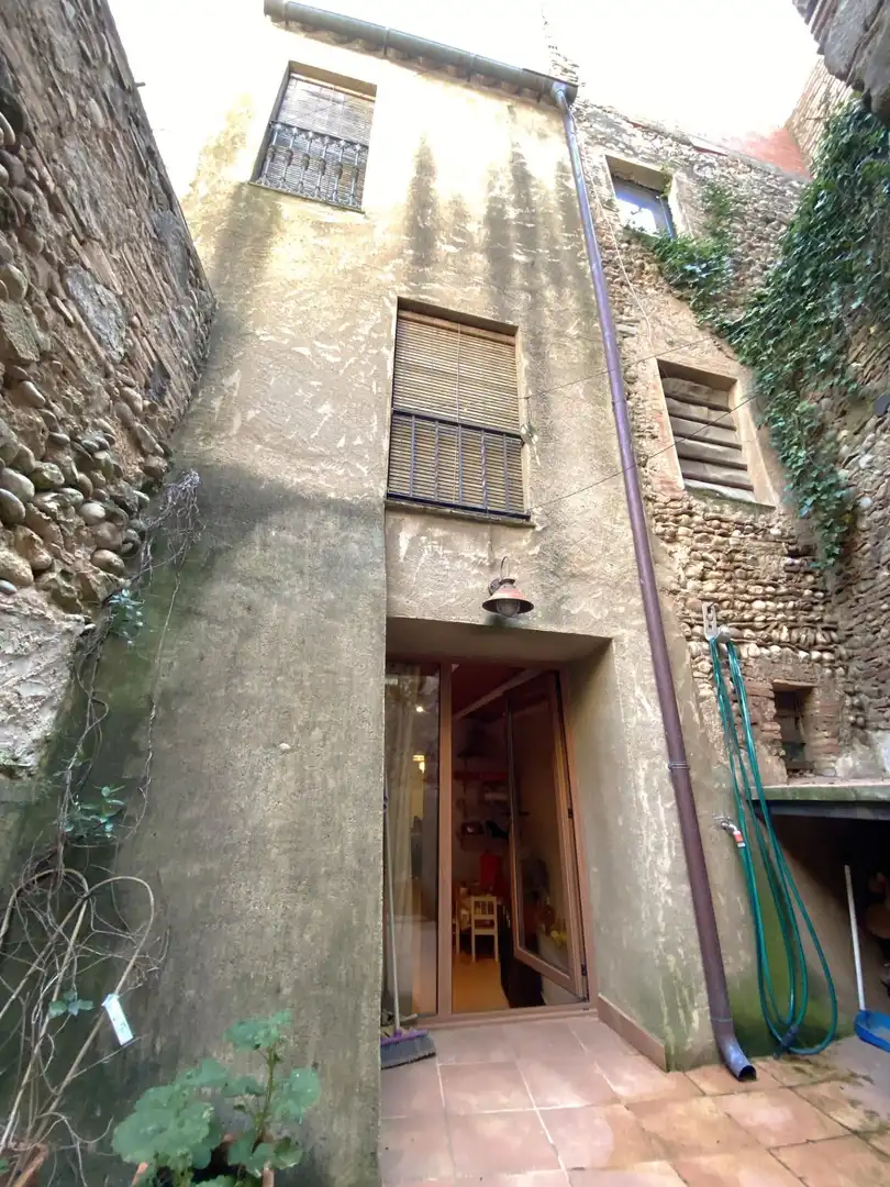 Vista exterior de Casa adosada en venda en L'Armentera amb Calefacció, Moblat i Alarma