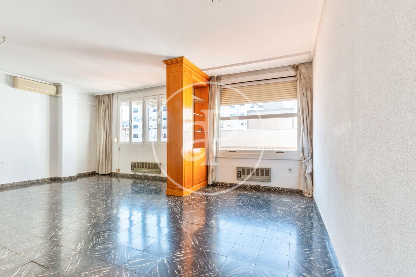 Dormitori de Pis en venda en  Valencia Capital amb Calefacció i Balcó