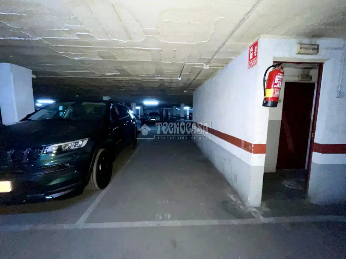 Einzelparkplatz mit Aufzug zum Verkauf in Marianao