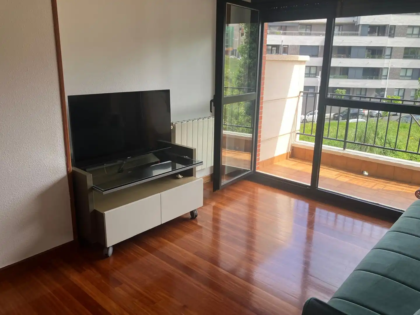 Sala de estar de Piso de alquiler en Castro-Urdiales con Calefacción, Parquet y Amueblado