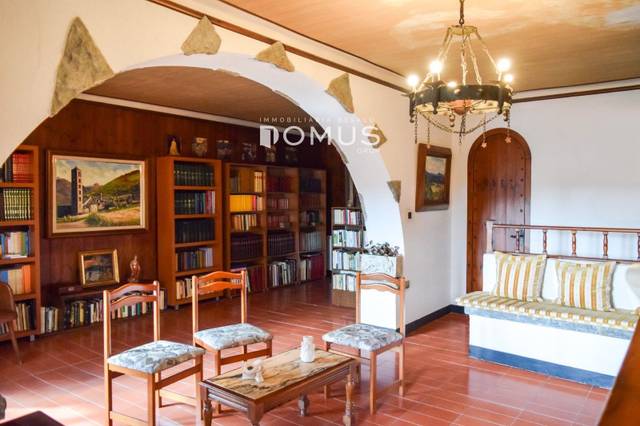 Casa-chalet en Venta en Abad Oliba en Besalú