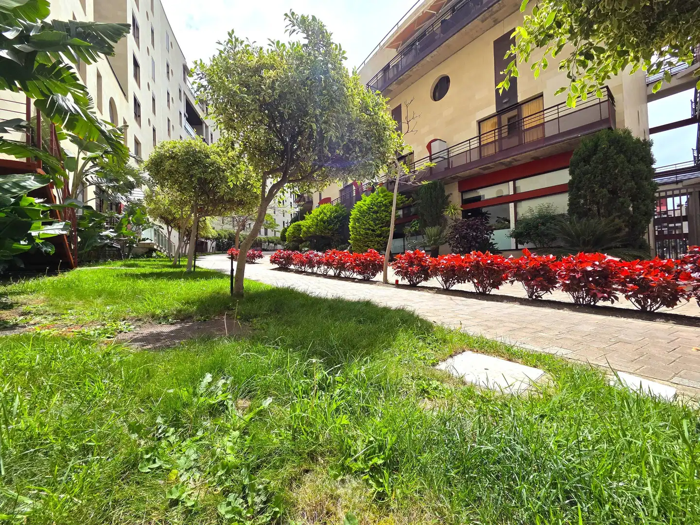 Außenansicht von Wohnung zur Miete in Las Palmas de Gran Canaria mit Privatgarten, Abstellraum und Möbliert